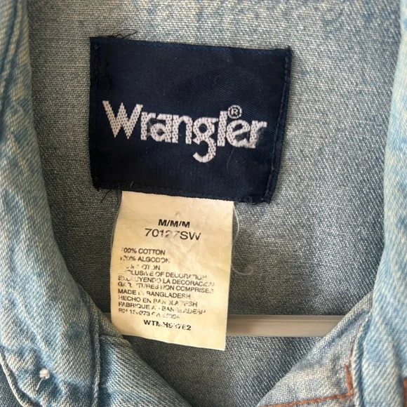 Men's Wrangler Denim Shirt - Picture 2 of 6
